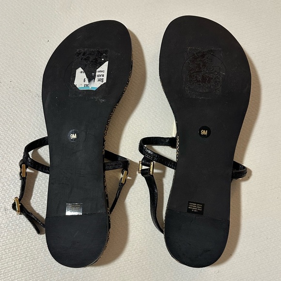 Tory Burch T-Bar Flat Sandals Snakeskin Print/Black Size 9 EUC - Picture 2 of 10